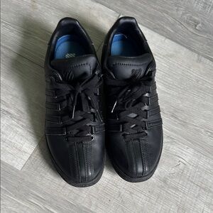K-Swiss Woman’s Black Sneakers